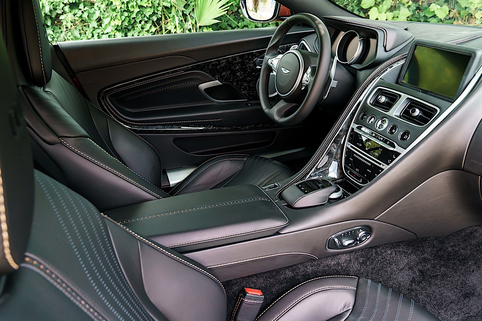 Aston Martin Db11 photo 79