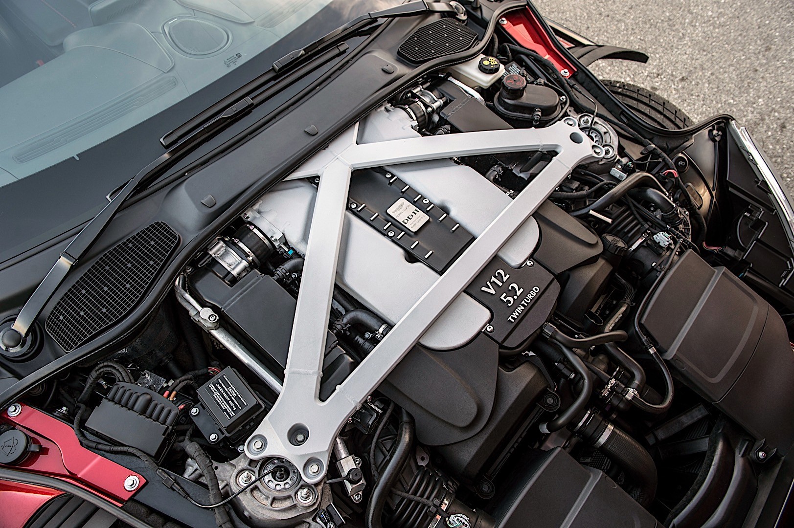 Aston Martin Db11 photo 84