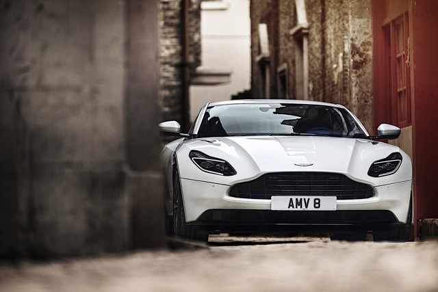 Aston Martin Db11 photo 22