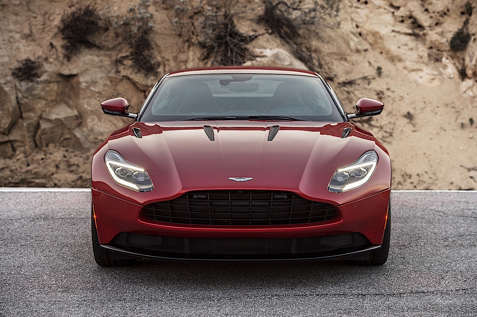 Aston Martin Db11 photo 28