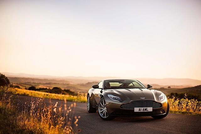 Aston Martin Db11 photo 31