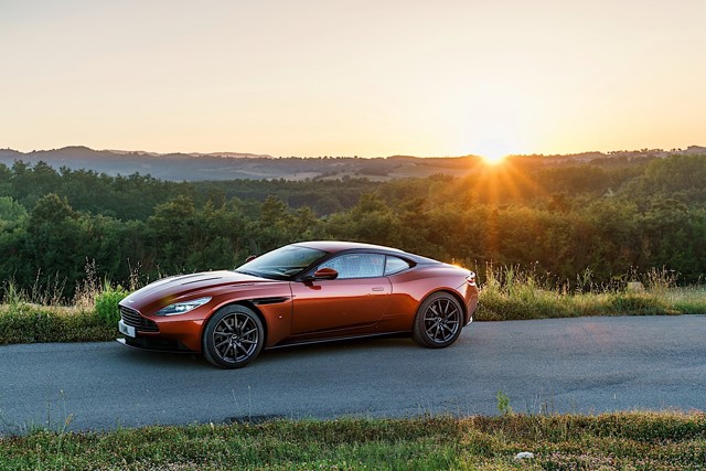Aston Martin Db11 photo 33