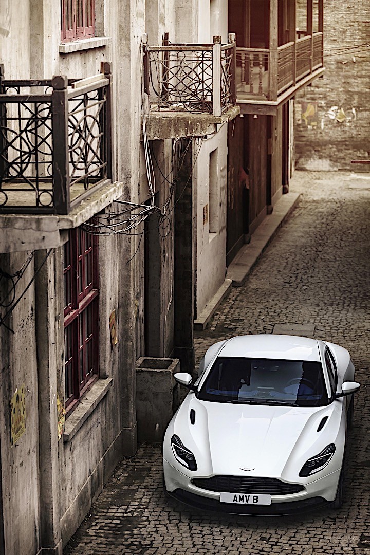 Aston Martin Db11 photo 34