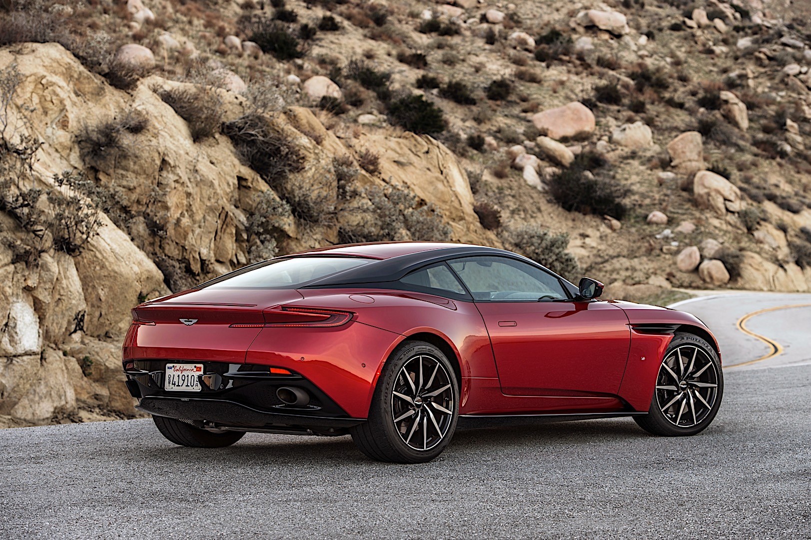 Aston Martin Db11 photo 35
