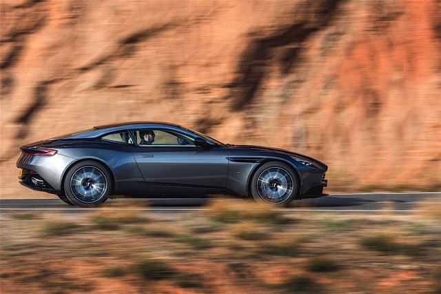 Aston Martin Db11 photo 2