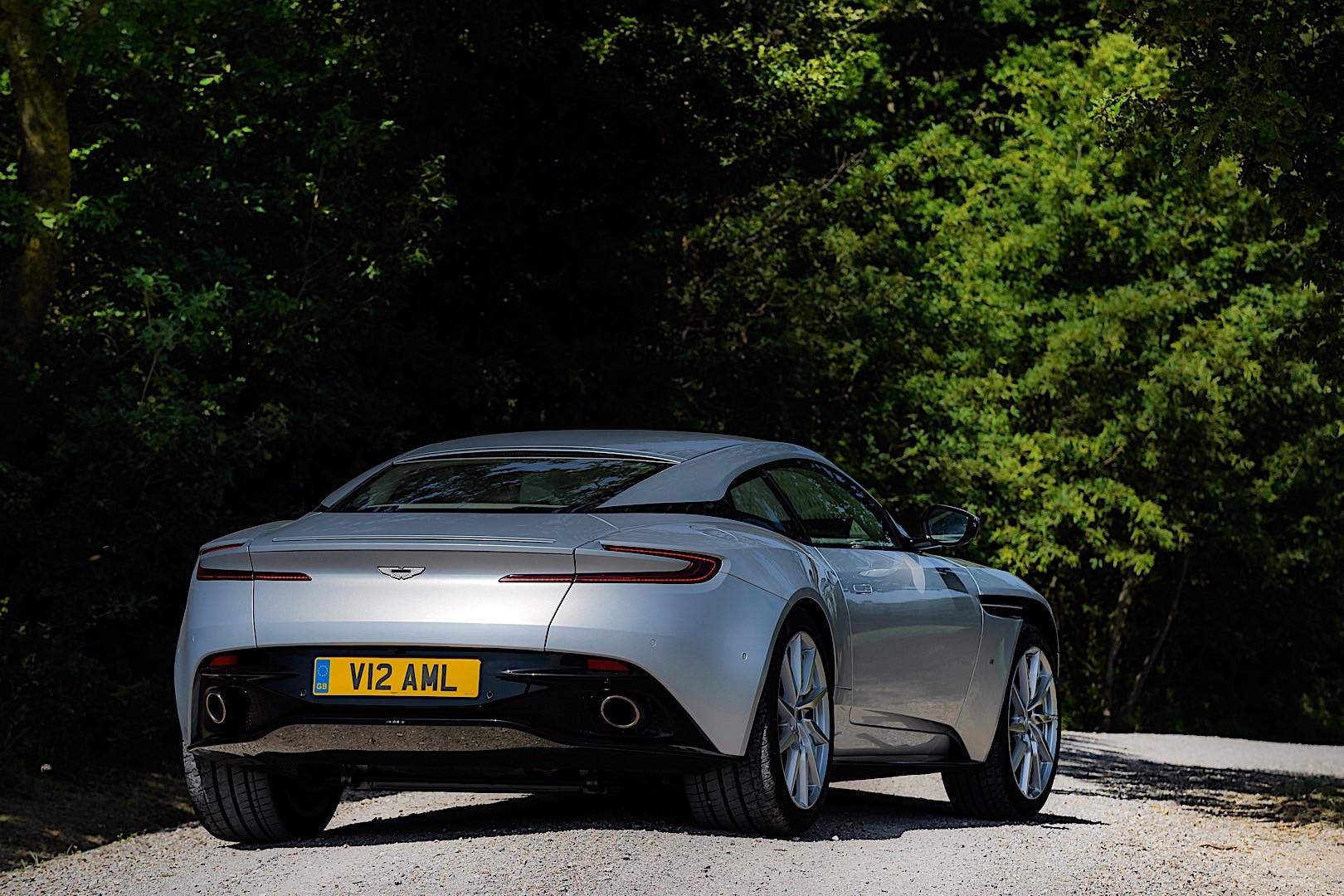 Aston Martin Db11 photo 38
