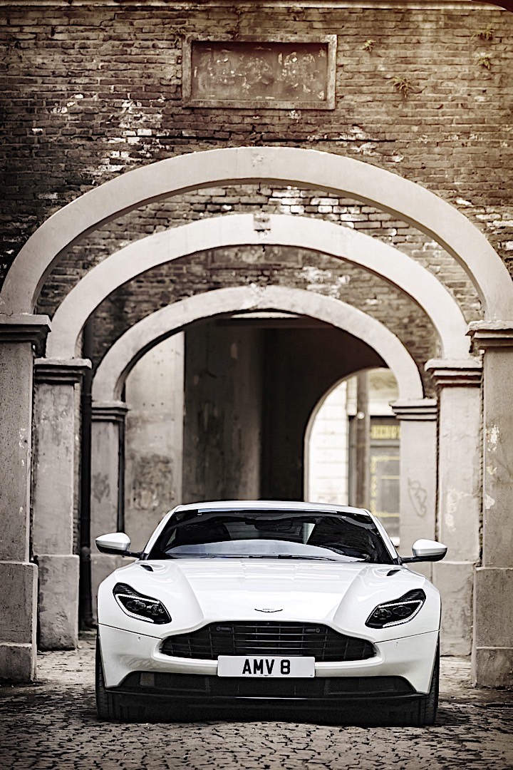 Aston Martin Db11 photo 41