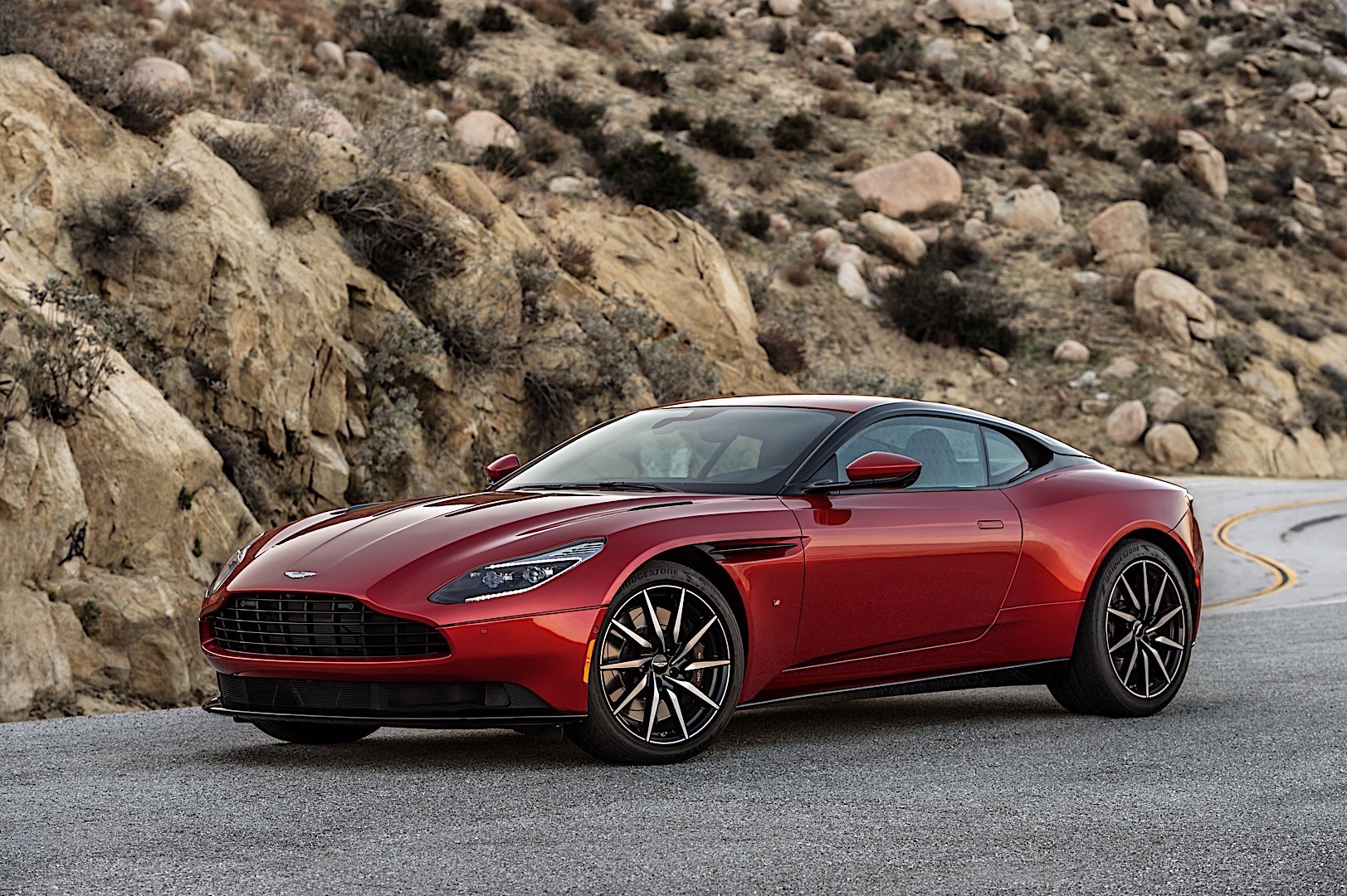 Aston Martin Db11 photo 42