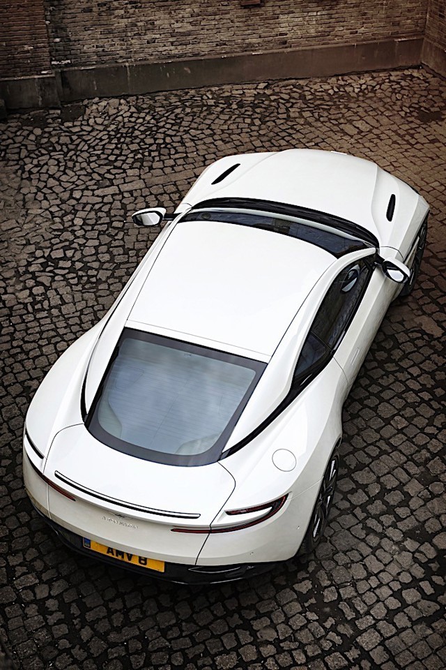 Aston Martin Db11 photo 43