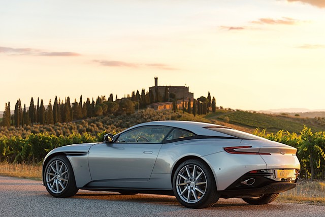 Aston Martin Db11 photo 46