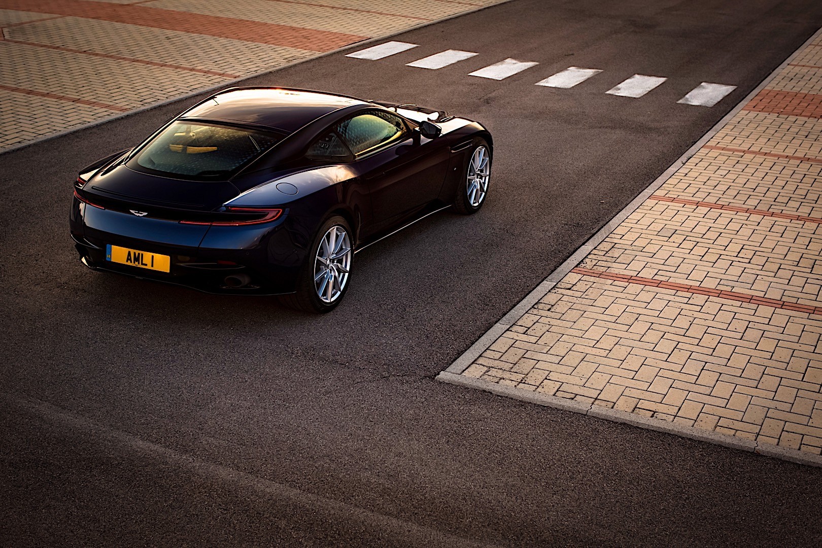 Aston Martin Db11 photo 51