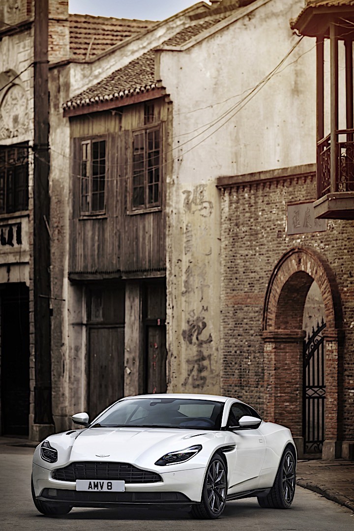 Aston Martin Db11 photo 53