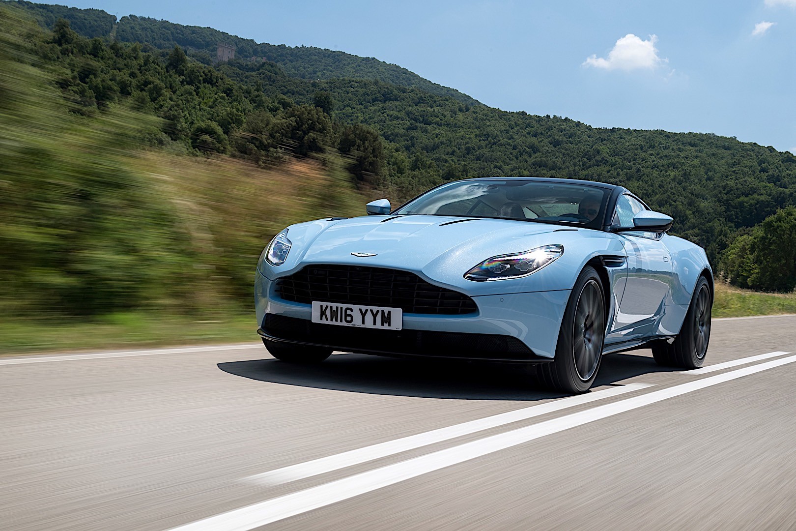 Aston Martin Db11 photo 56