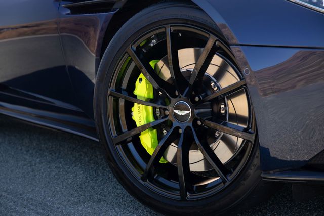 Aston Martin Db11 foto 17