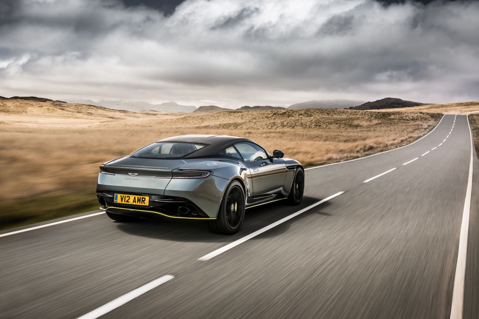 Aston Martin Db11 photo 19