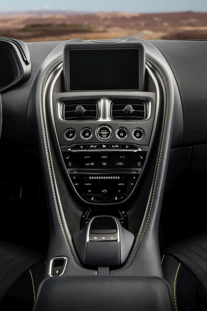 Aston Martin Db11 photo 24