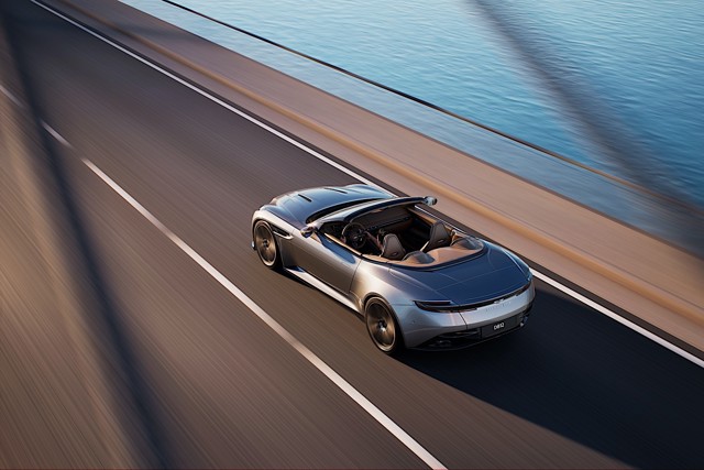 Aston Martin Db12 Volante photo 16