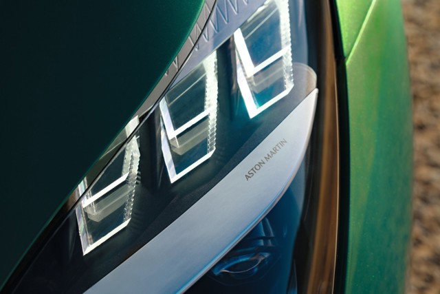 Aston Martin Db12 Foto 4