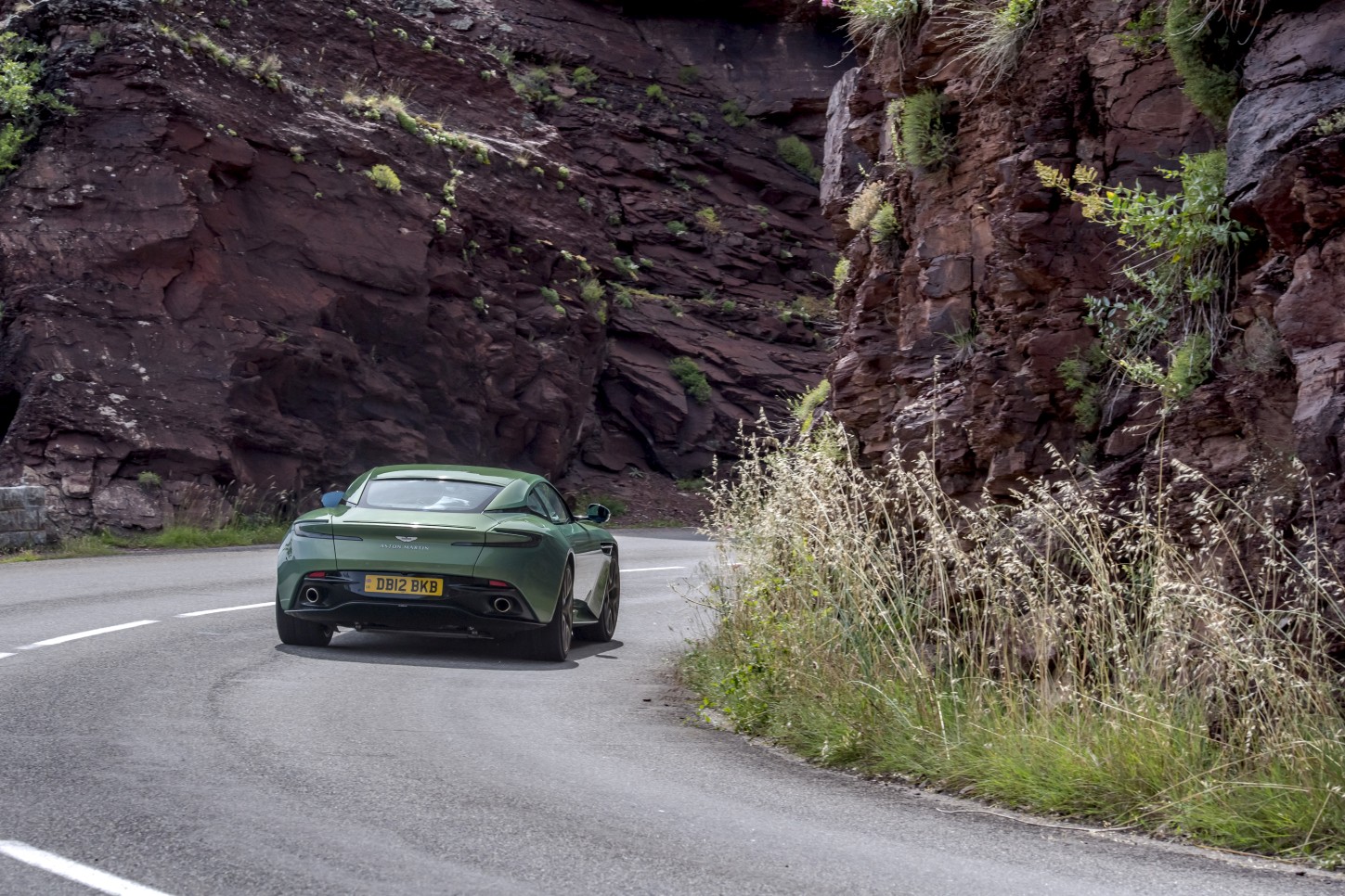 Aston Martin Db12 photo 83