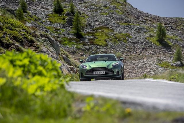 Aston Martin Db12 Foto 84