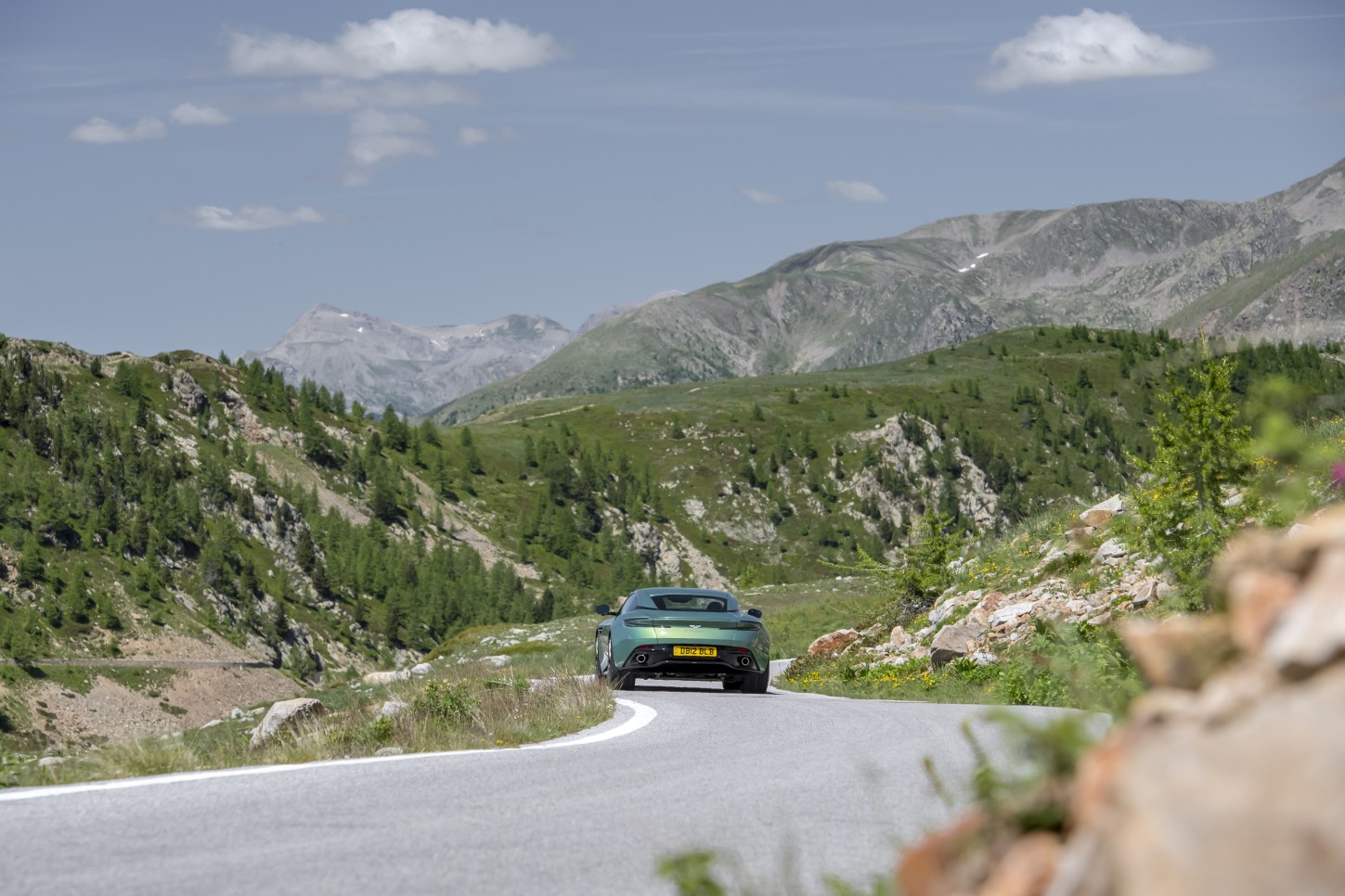 Aston Martin Db12 photo 86