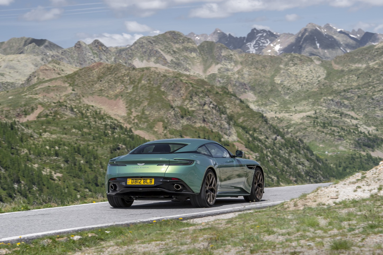 Aston Martin Db12 photo 87