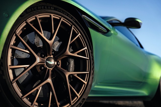 Aston Martin Db12 Foto 5