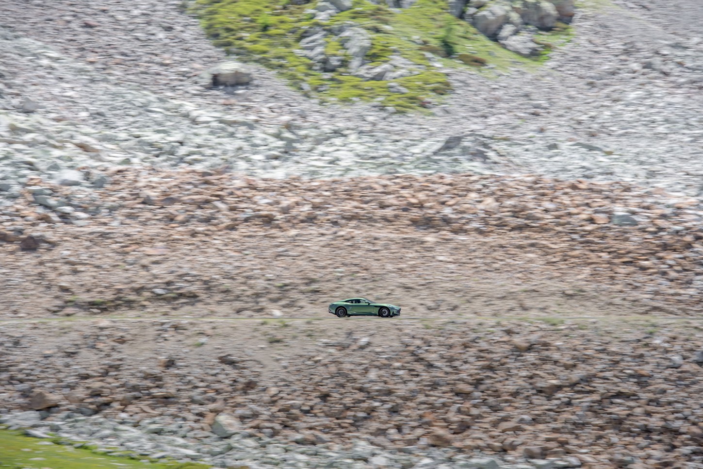 Aston Martin Db12 photo 90