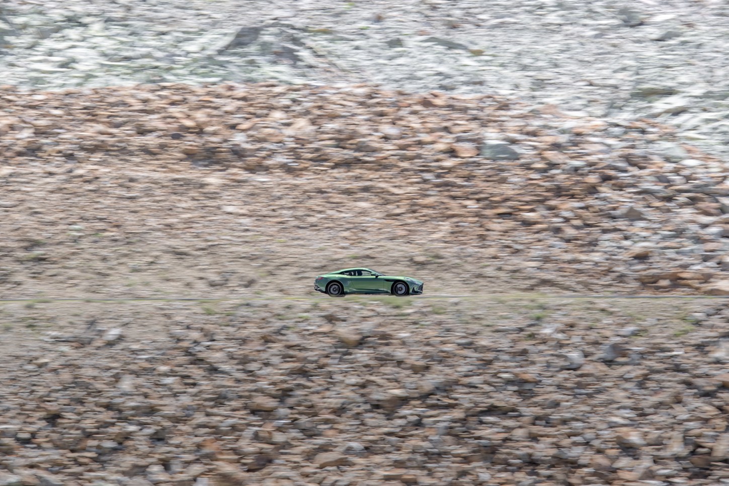 Aston Martin Db12 photo 91