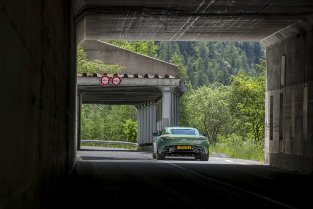 Aston Martin Db12 Foto 95