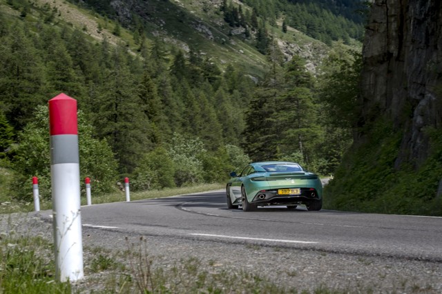 Aston Martin Db12 Foto 97