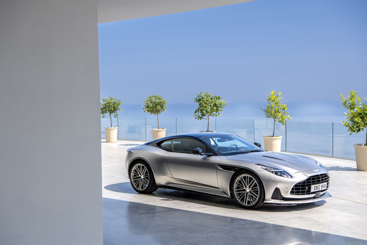 Aston Martin Db12 photo 110