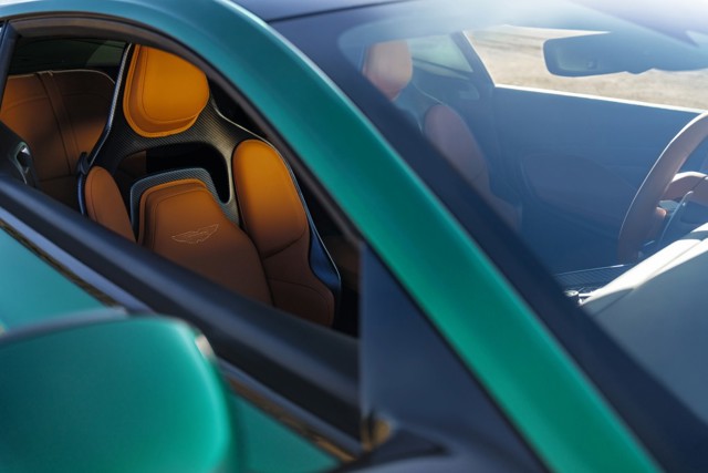 Aston Martin Db12 Foto 9