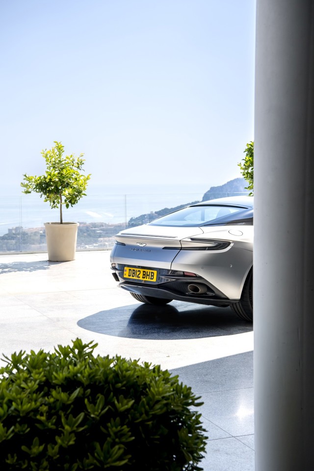 Aston Martin Db12 Foto 134