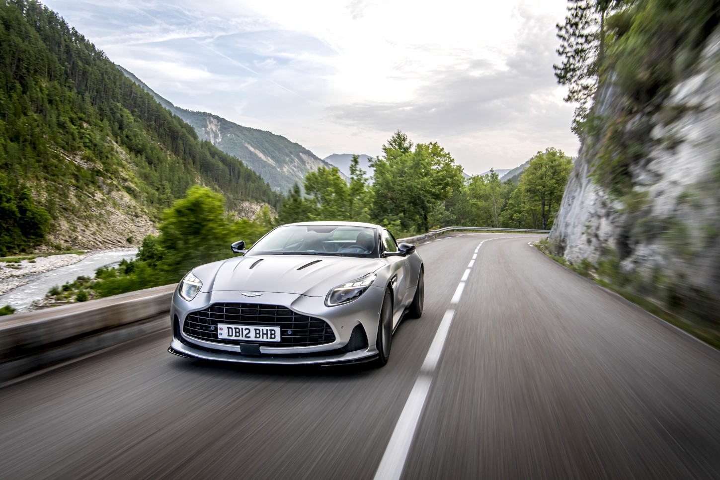 Aston Martin Db12 photo 135