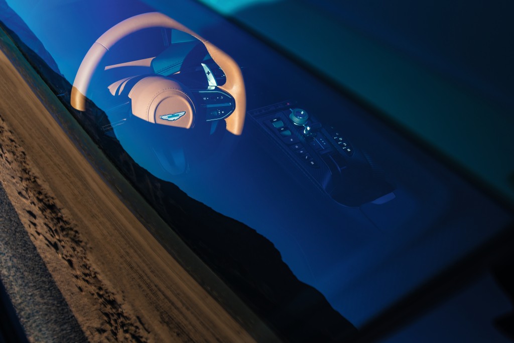 Aston Martin Db12 photo 10