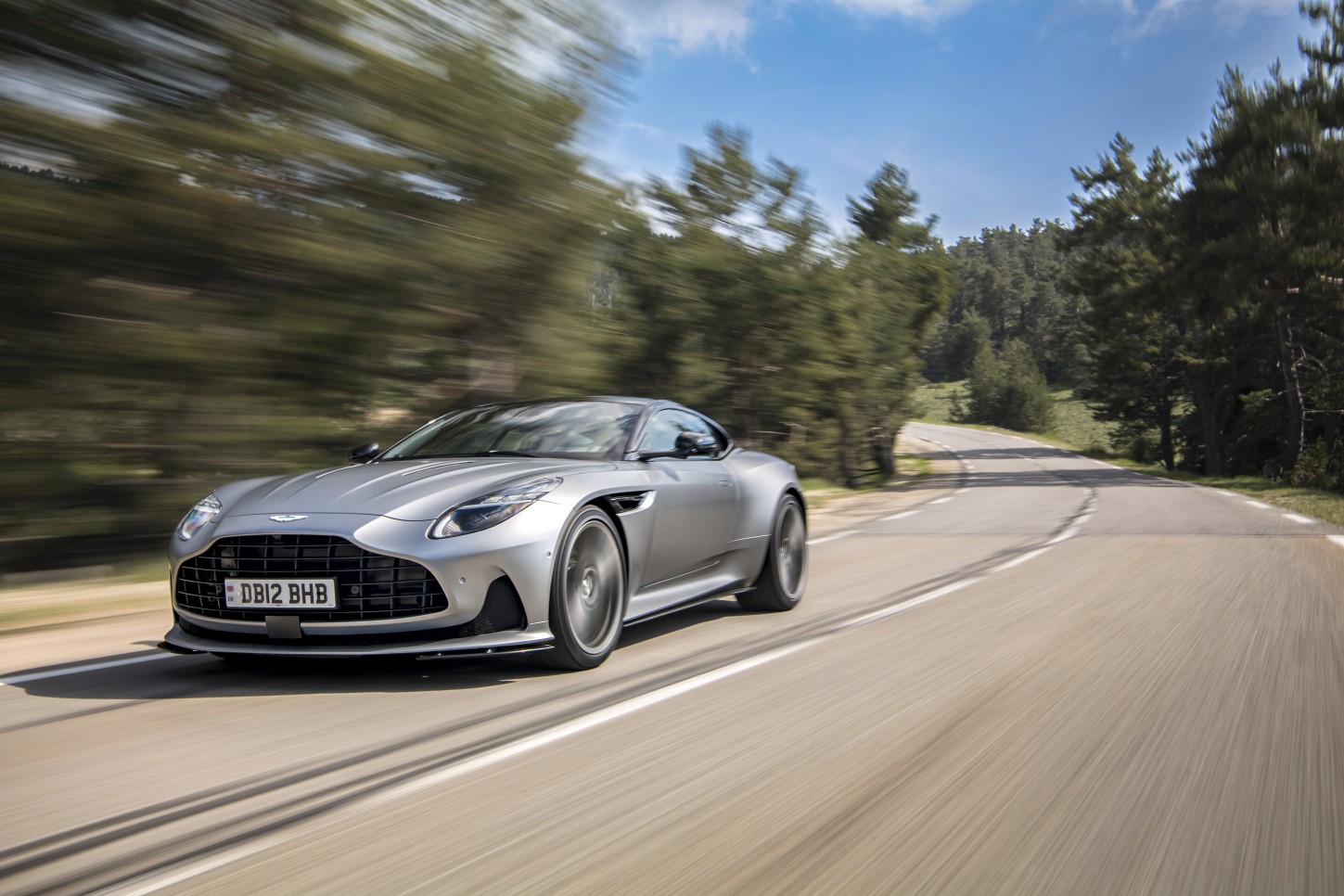 Aston Martin Db12 photo 142