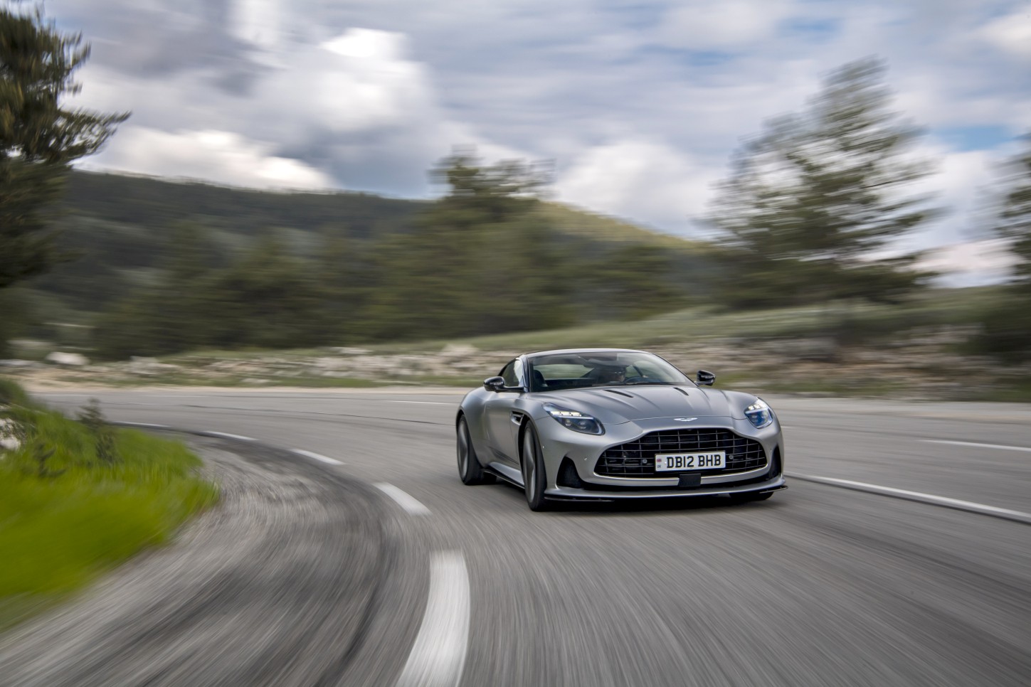 Aston Martin Db12 photo 143