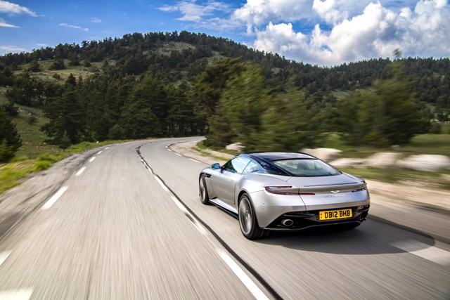 Aston Martin Db12 Foto 151