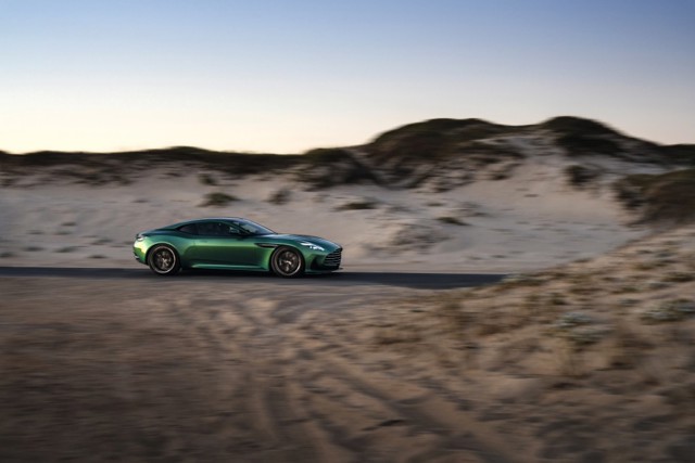Aston Martin Db12 Foto 18
