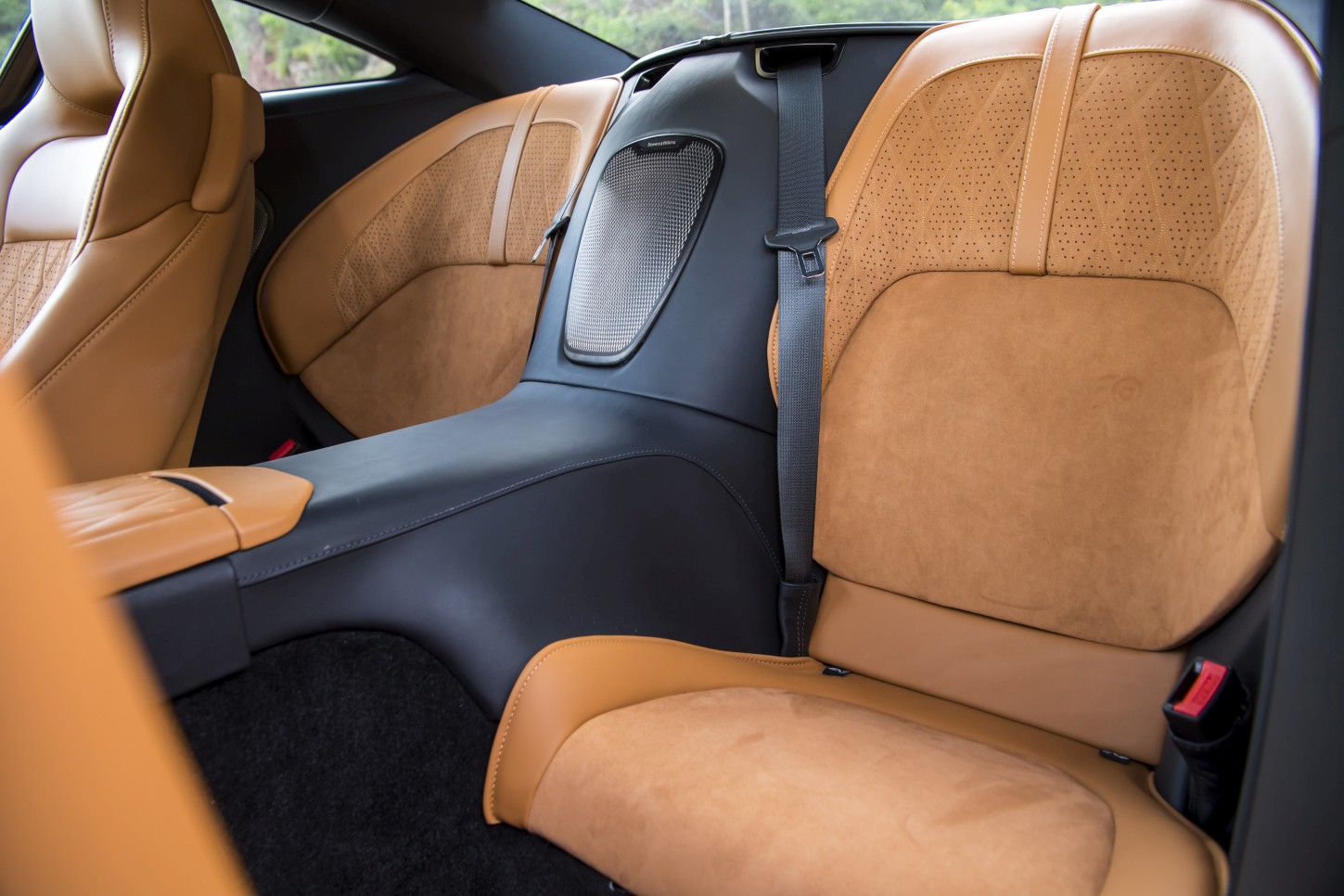 Aston Martin Db12 photo 169