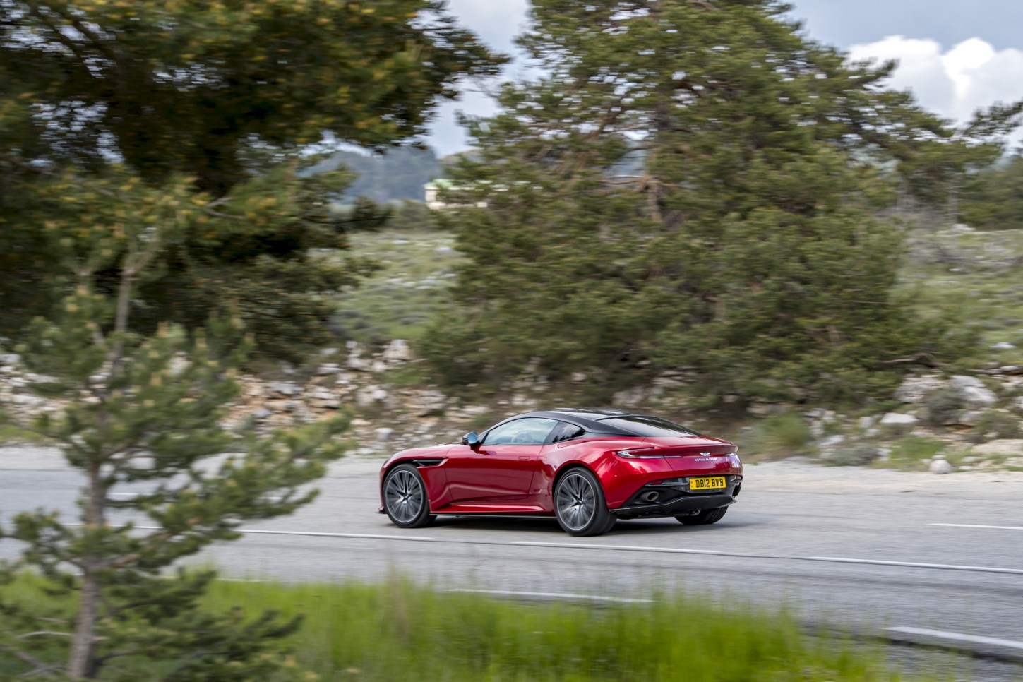 Aston Martin Db12 photo 25