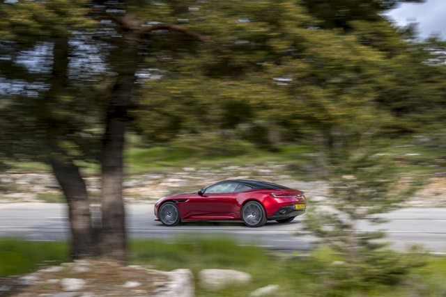 Aston Martin Db12 Foto 27