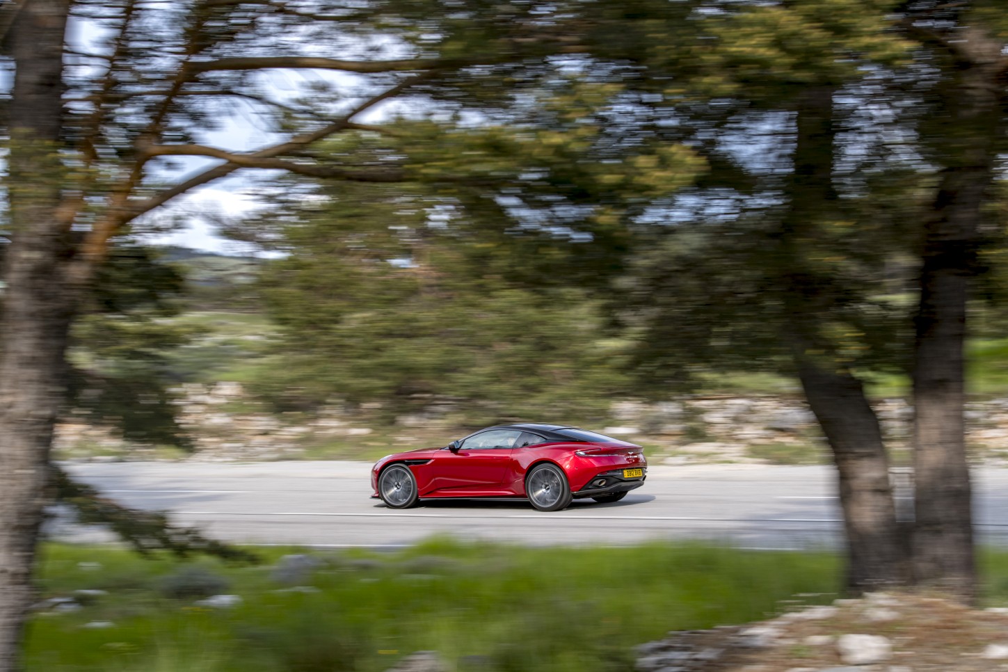 Aston Martin Db12 photo 28