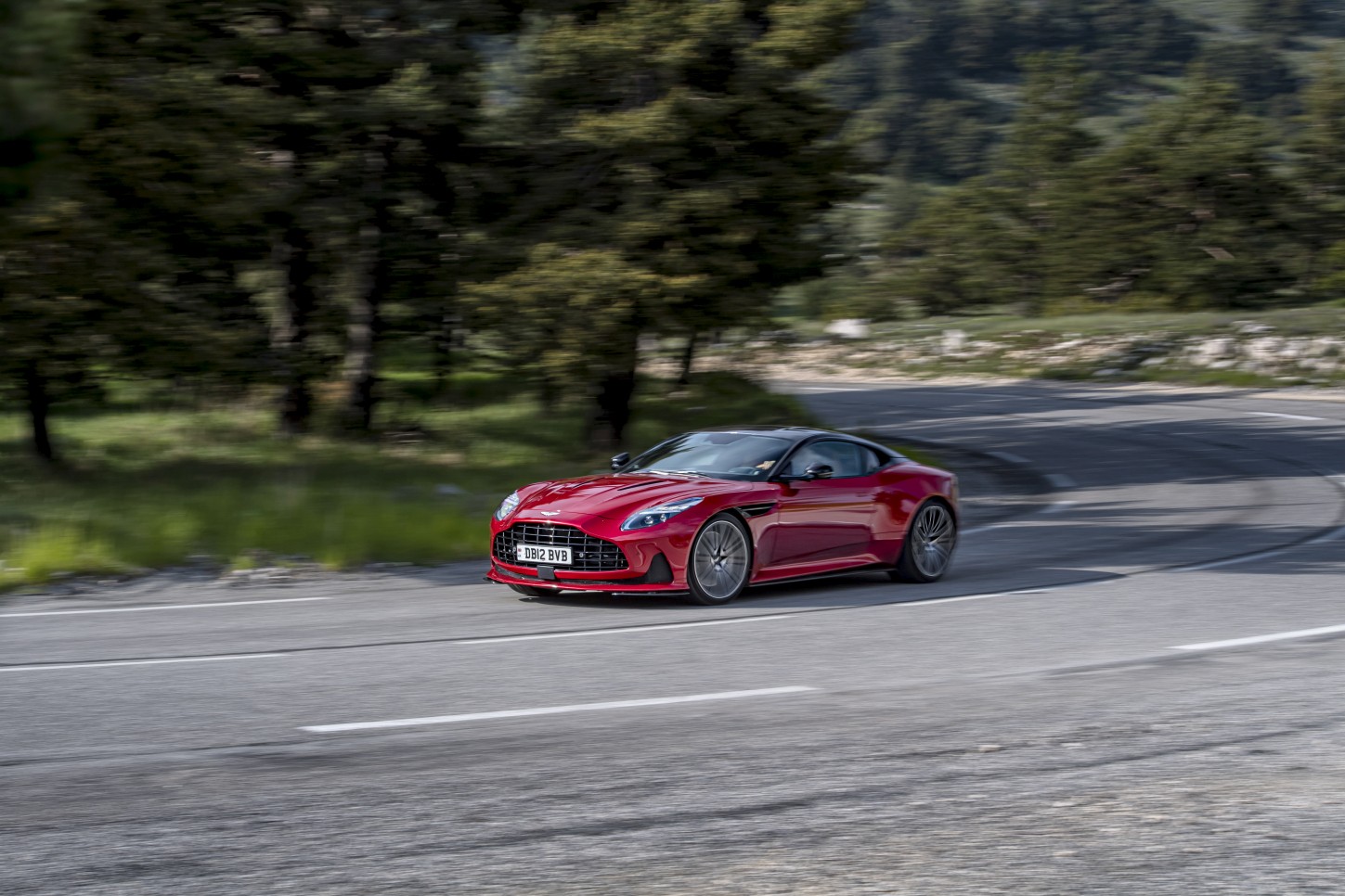 Aston Martin Db12 photo 32