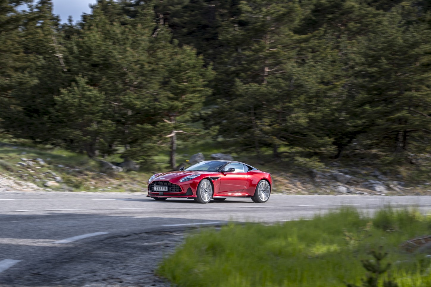 Aston Martin Db12 photo 33