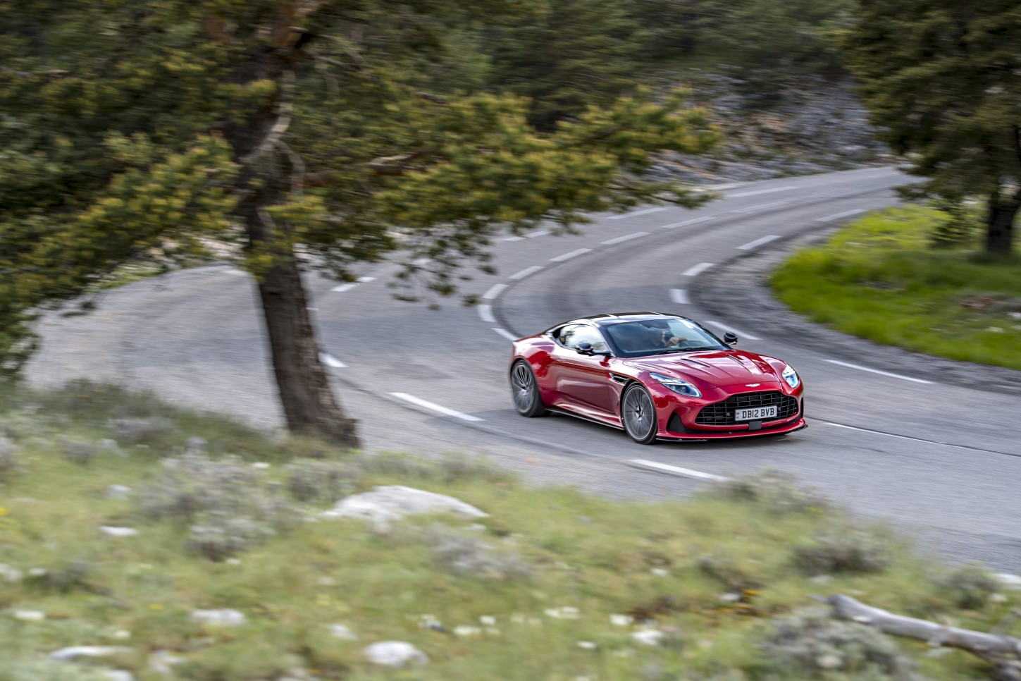 Aston Martin Db12 photo 35