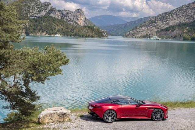 Aston Martin Db12 Foto 41