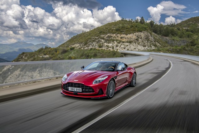 Aston Martin Db12 Foto 49