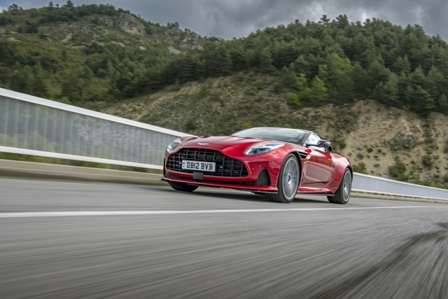 Aston Martin Db12 Foto 51